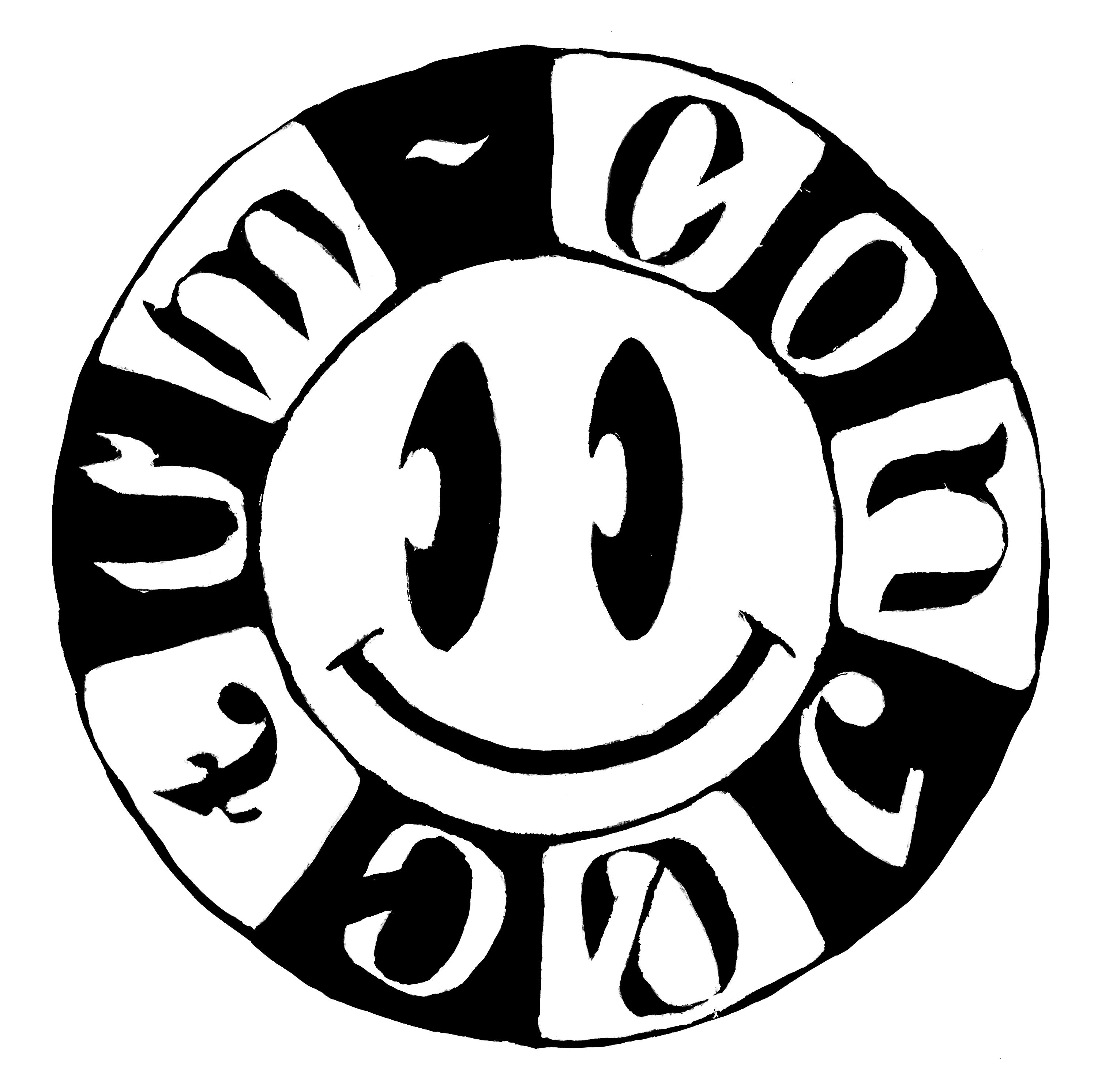 Black and white circular print of a smiley face surrounded by gothic text. Svartvitt cirkulärt tryck av en glad gubbe omgiven av gotisk text.